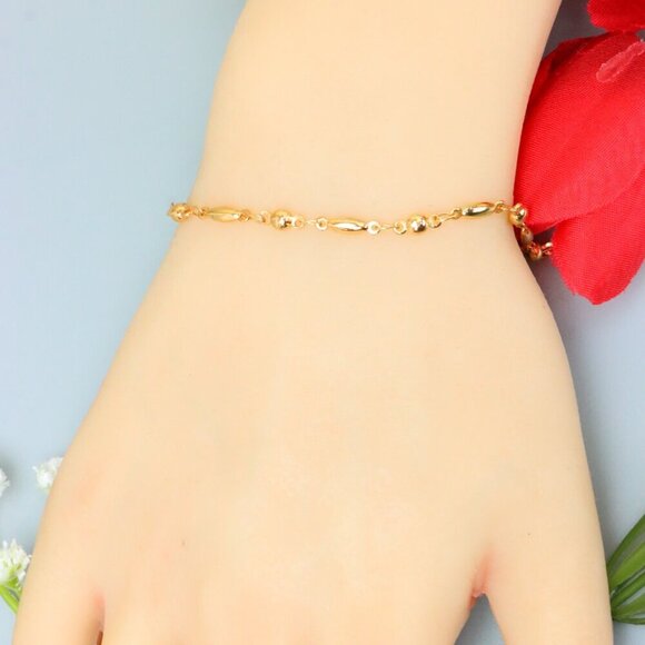 "Elegant & Trendy Bracelet, A Perfect Gift for Women, Thoughtful, EVCH1815 - Picture 1 of 10